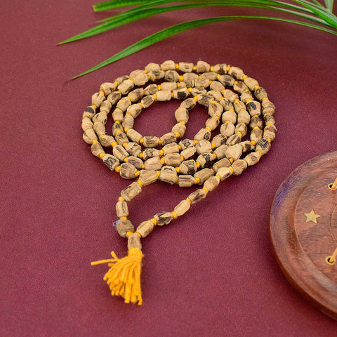 100% Original Tulsi Jaap Mala, crafted with pure Tulsi wood, featuring 108+1 beads for spiritual chanting and meditation practices. Ideal for daily prayers and rituals, this mala ensures authenticity and purity. India’s Largest Pooja Accessories Brand – www.satvikworld.com