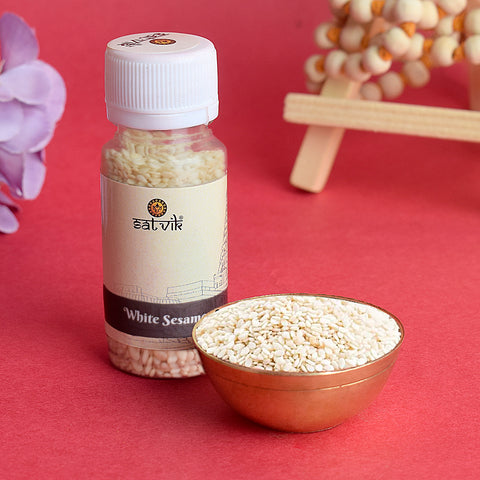 White sesame seeds (Safed Till) are neatly arranged, commonly used in Hindu pooja rituals for offerings and blessings. India’s Largest Pooja Accessories Brand – www.satvikworld.com